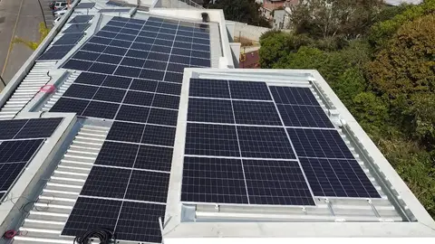Sistema fotovoltaico instalado pela Solare Energy, vista aérea
